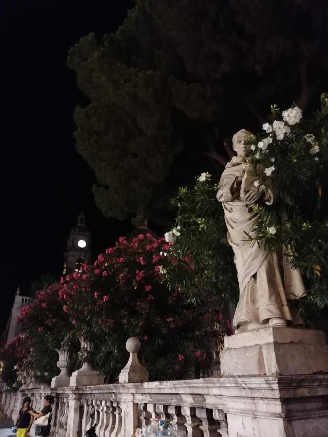 A Piscaria Apartman Catania-Fontanarossai nemzetközi repülőtér Kültér fotó